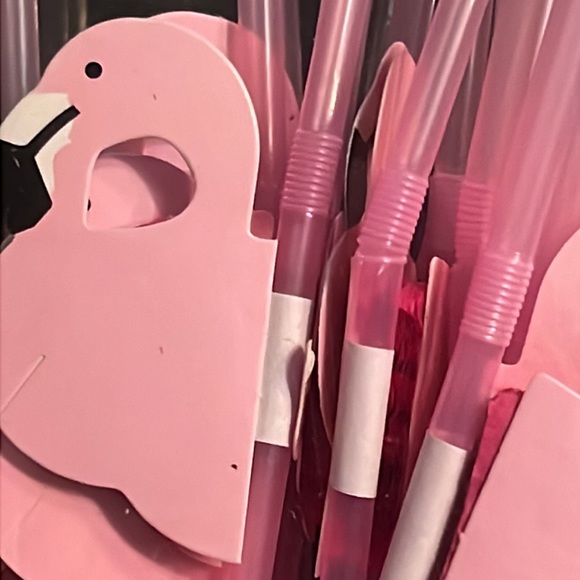 flamingo gift bundle: acrylic stemless wine, dishtowel, 3-D flex straw x20-NWT - Picture 8 of 13